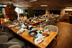 Restaurant Music: The ROI of Rhythm